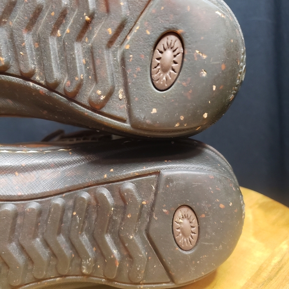 UGG 'Caspia' Winter Boots - Women's size 8 - Picture 10 of 13